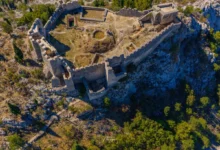 Stara tvrđava u Blagaju u jesenjem ruhu: Veličanstveni prizori istorijskog zdanja iznad Bune