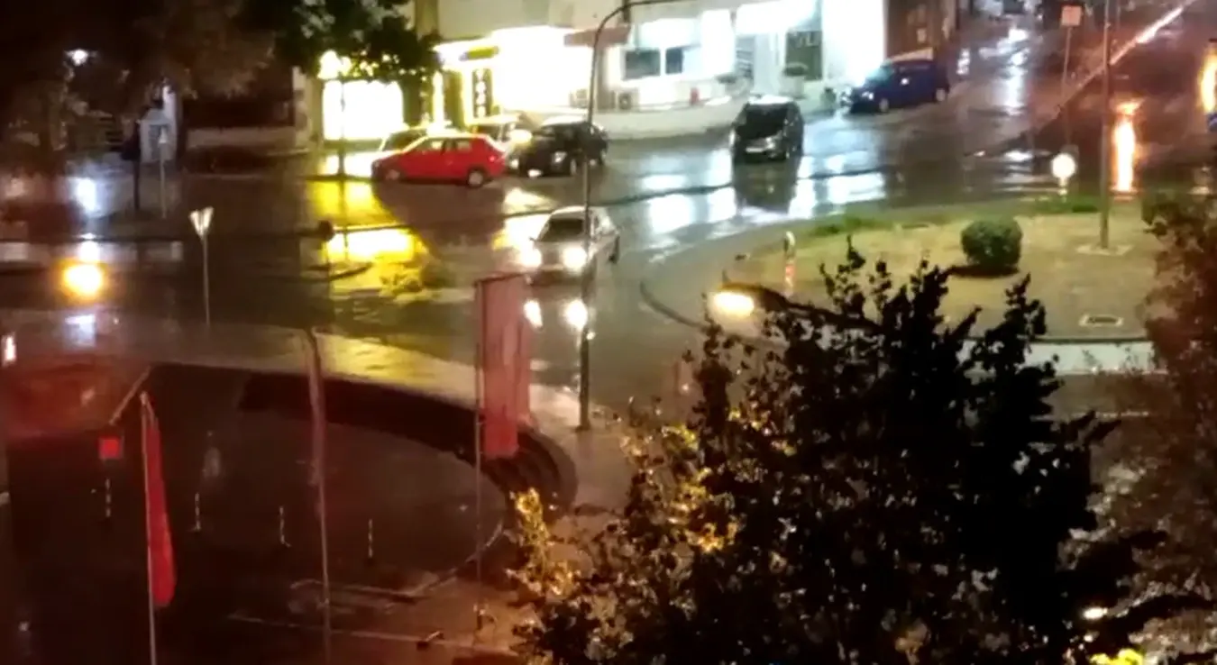 Kiša u Banjaluci donijela osvježenje i oprez za vozače