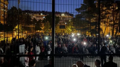 Mrak na igralištu: Održan skup u Novoj Varoši uprkos gašenju rasvjete