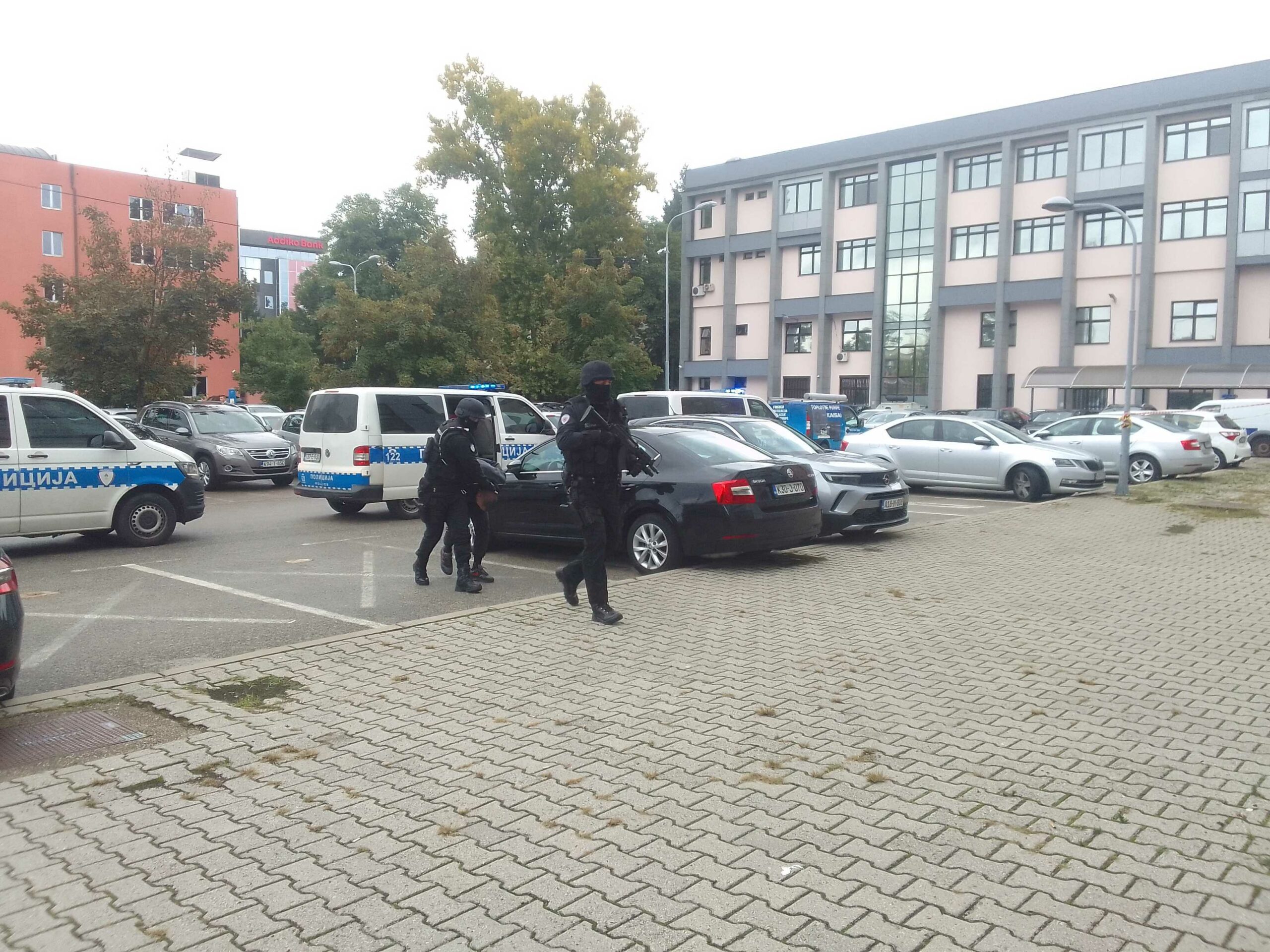 Bivši savjetnik direktora Policije RS i sinovi negirali krivicu za napad na policajce u Banjaluci