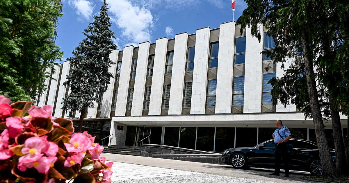 Izborna jedinica 2 ima 14 kandidatskih lista za sedam mandata