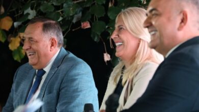 Druženje sa građanima u centru Banjaluke okupilo rukovodstvo SNSD