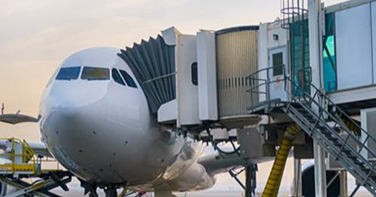 Uznemirujući slučaj u avionu: Državljanin Sjeverne Makedonije osumnjičen za bludne radnje nad maloljetnicom