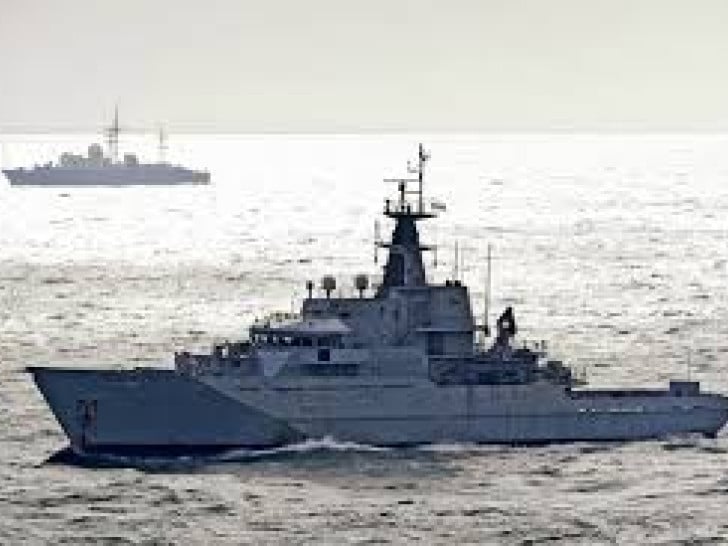 Skupi britanski razarači godinama se borili sa kvarovima u toplim vodama