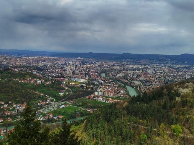 Prije podne sunčano, pa naoblačenje i grmljavina