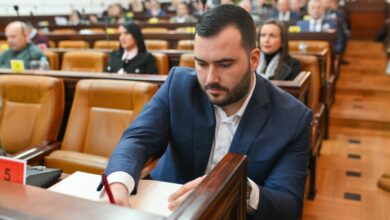 Podrška nezaposlenim roditeljima sa četvoro i više djece da prati najnižu platu