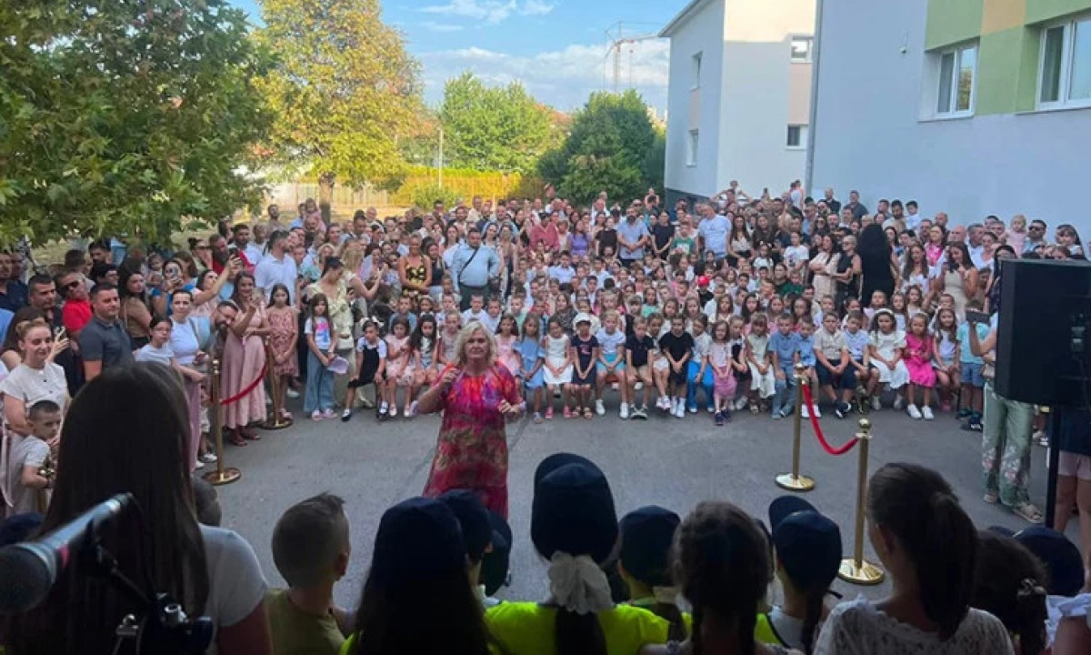 Veliki nedostatak prostora u OŠ „Aleksa Šantić“: Prvačići u podrumu i časovi u više smjena