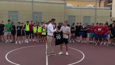 Humani mladi fudbaleri igrali za višečlanu porodicu