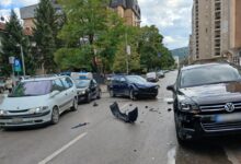Težak sudar u centru Banjaluke: Uništen automobil u Ulici Nikole Pašića