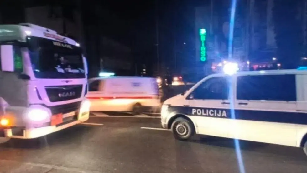 Požar na Marijin Dvoru uništio dva automobila u Sarajevu