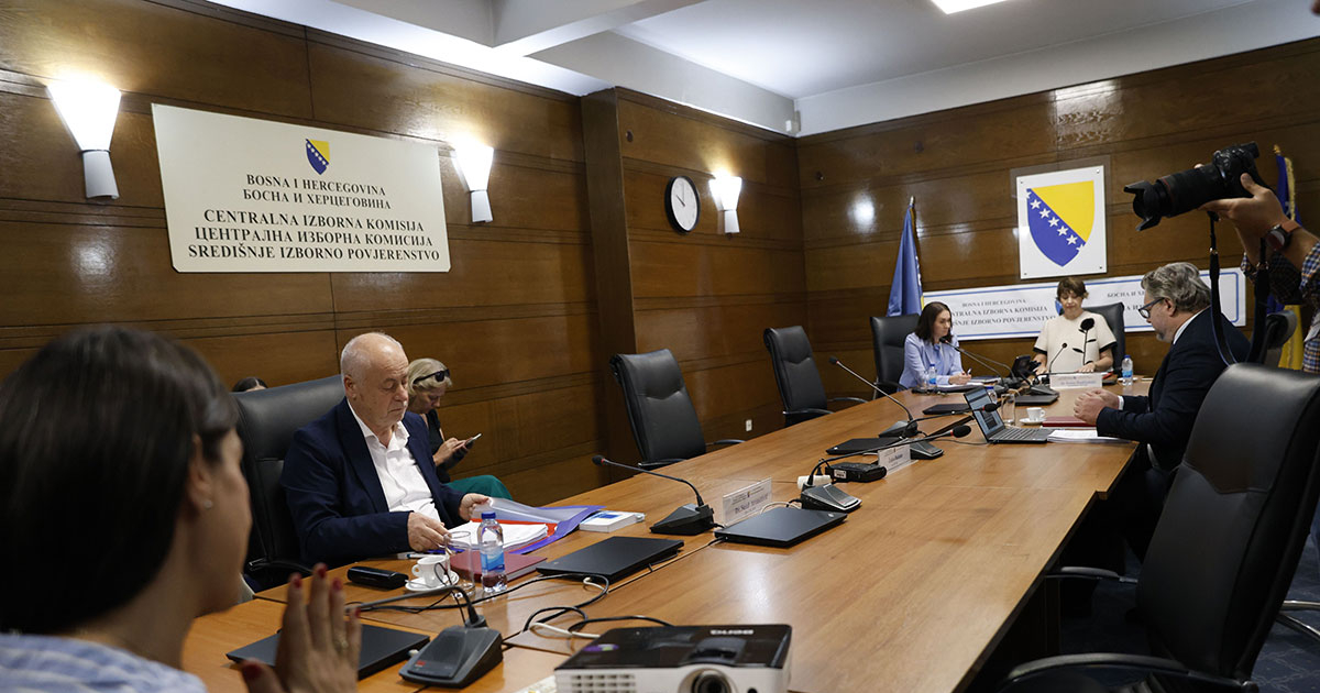 Izborne tehnologije i manjak kadra usporavaju CIK