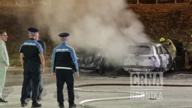 Požar na parkingu u Sarajevu: Izgorjela dva automobila na Alipašinom Polju