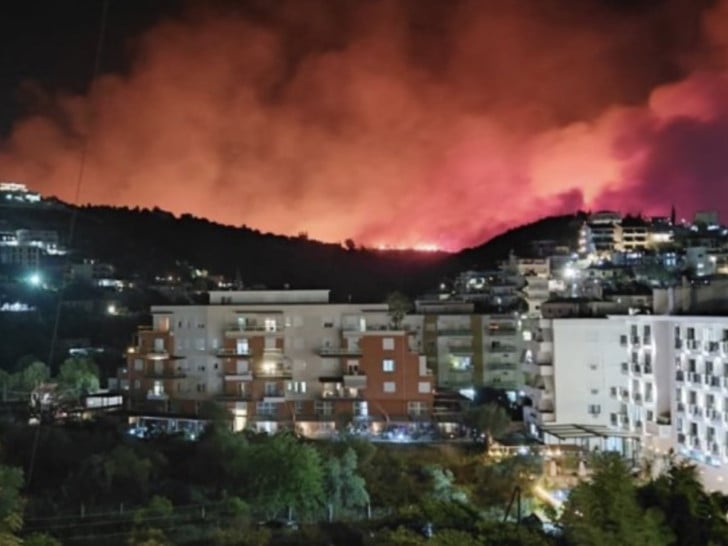 U požaru u Himari izgorjelo šest kuća i vikendica