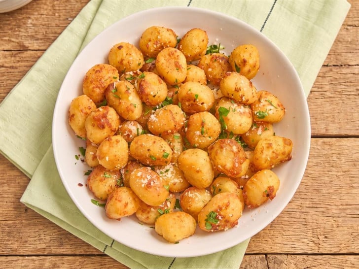 Hrskave njoke iz friteze: Recept za savršen prilog