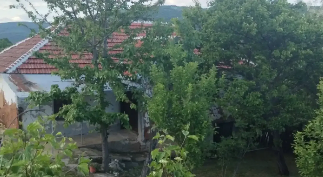 Povoljno seosko domaćinstvo na prodaju za manje od 22.000 KM