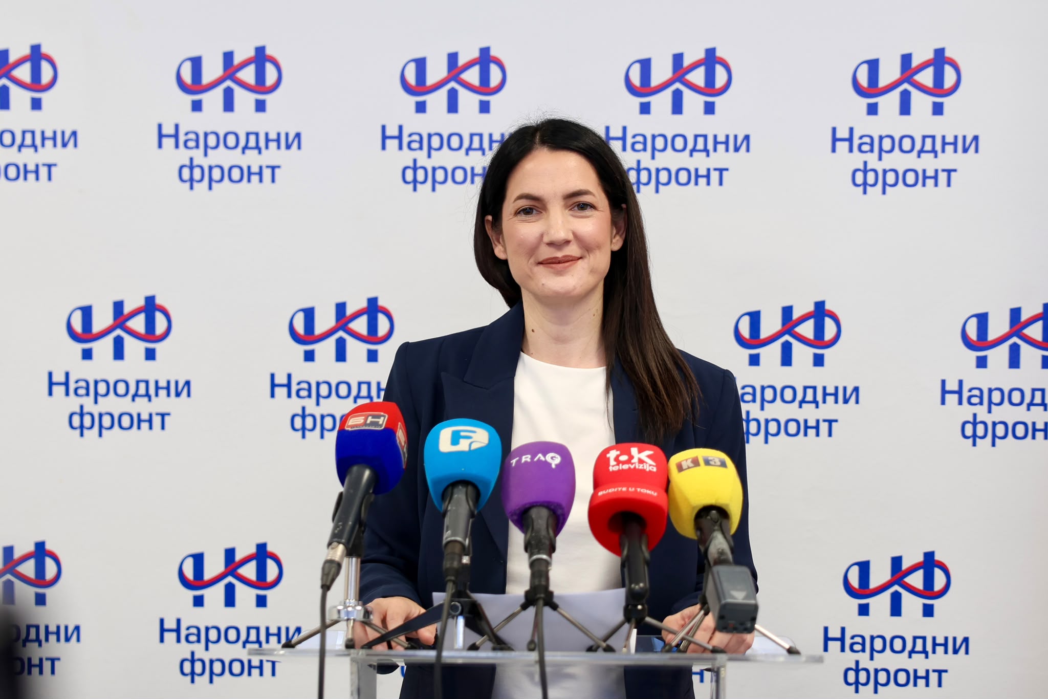 Jelena Trivić na Trgu Krajine razgovarala sa Banjalučanima