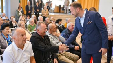Besplatan javni prevoz za penzionere: Uručene nove karte u Banjaluci