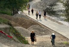 Banjalučka riva vrvi od prolaznika i prije otvaranja
