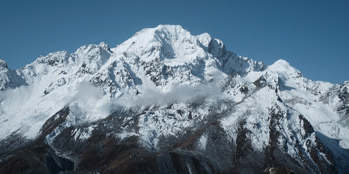 Lavina u Nepalu odnijela dva života: Traga se za desetak nestalih
