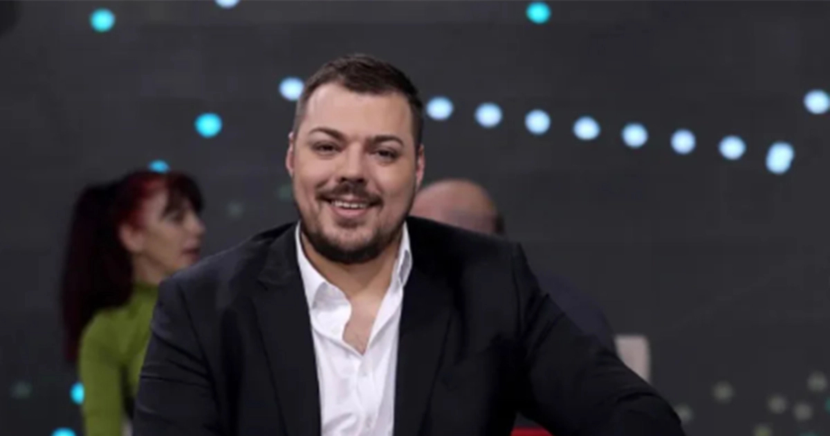 Sloba Vasić u mantiji pod Ostrogom izazvao buru na mrežama
