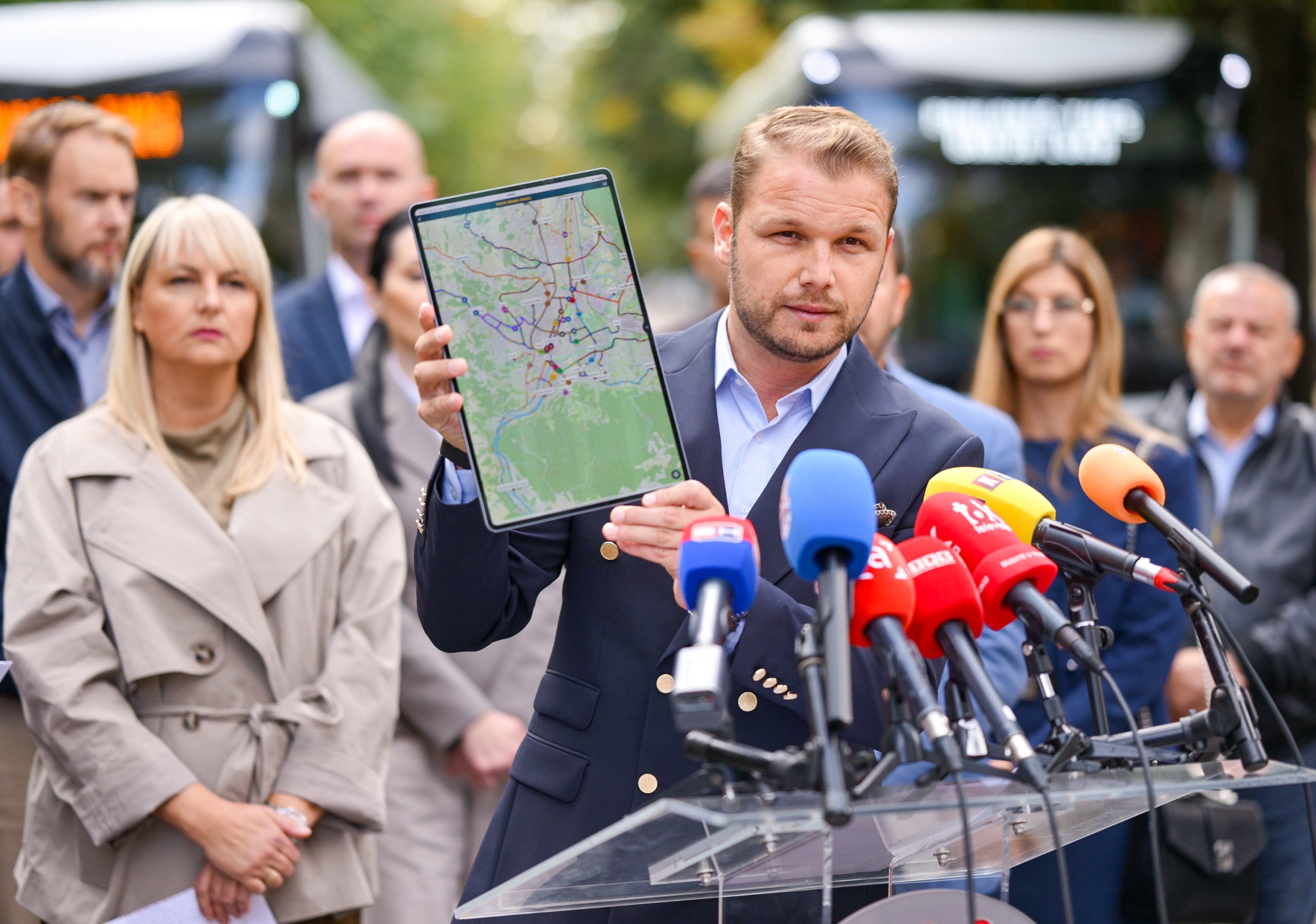 Nabavka električnih autobusa u Banjaluci: Stanivuković o budžetu i kritikama
