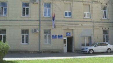 Zbog nasilničkog ponašanja u Gackom uhapšena dva lica