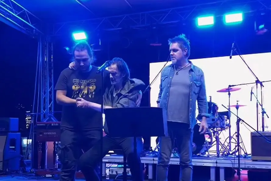 Prekinut koncert u Makarskoj: Bubnjar benda Majke otkrio detalje