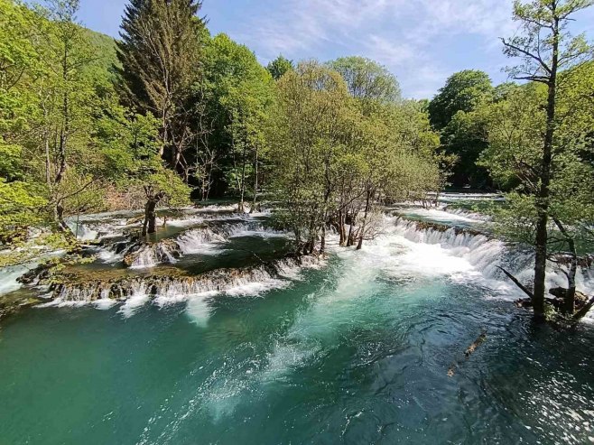 Sutra uglavnom sunčano uz temperature do 35 stepeni