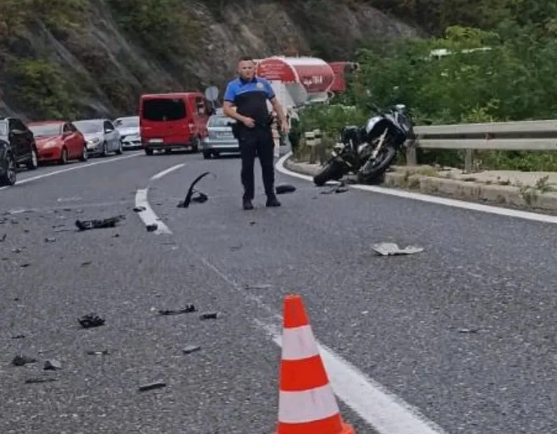 Sudar automobila i motocikla na putu Konjic-Bradina: Povrijeđen vozač