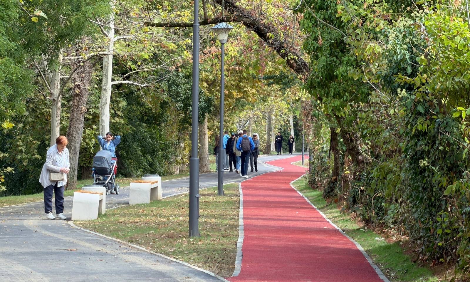 Obnovljeno šetalište kod Venecija mosta ponovo na raspolaganju građanima