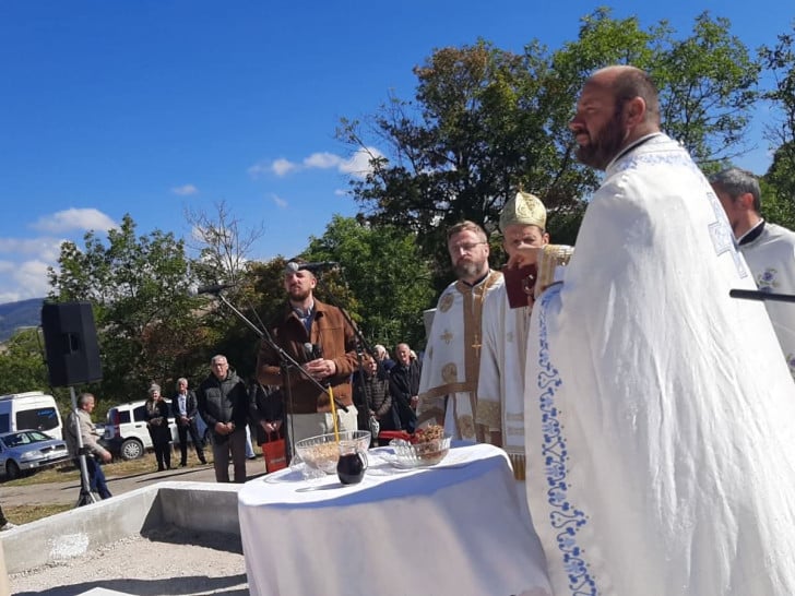Osveštan spomenik na Oblju u znak sjećanja na 472 srpske žrtve