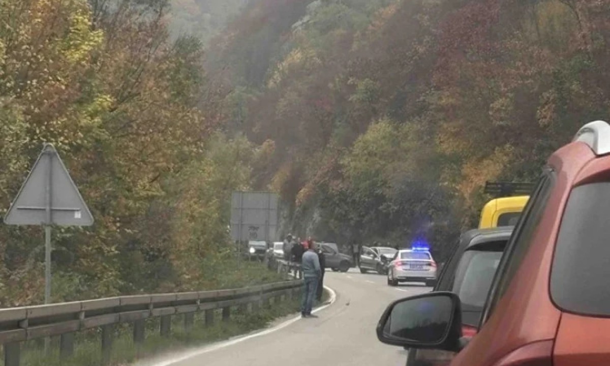 Saobraćajna nezgoda u Krupi usporila saobraćaj ka Mrkonjić Gradu