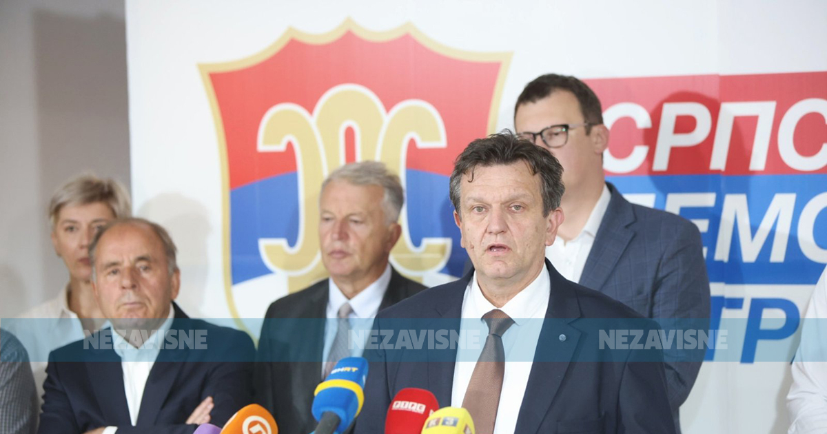 Sjednica Predsjedništva SDS-a u Banjaluci: Blanuša predložio dnevni red dok dio stranke sprema zahtjev za ostavku