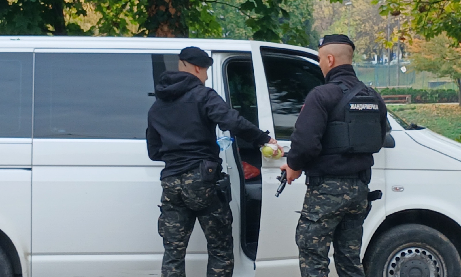 Policija i Žandarmerija čuvaju Jevrejski kulturni centar u gradu na Vrbasu