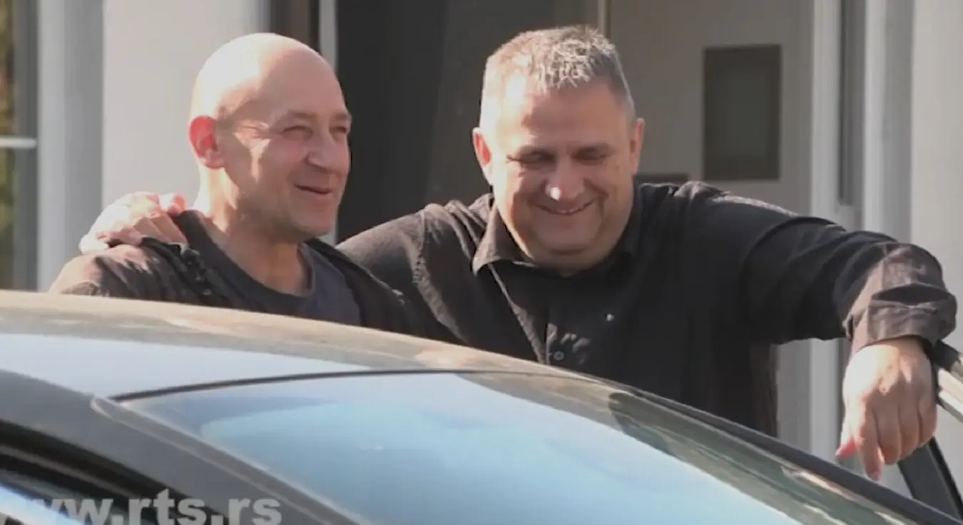 Preduzetnik iz Bogatića poklonio automobil radniku za 25 godina rada