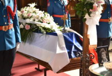Služeno opijelo Biljani Plavšić u Crkvi Svete Trojice