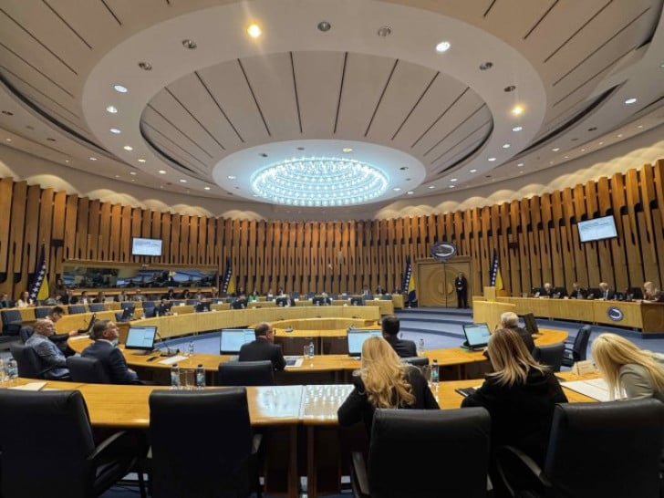 Važne pozicije u Domu naroda pokreću političke pregovore