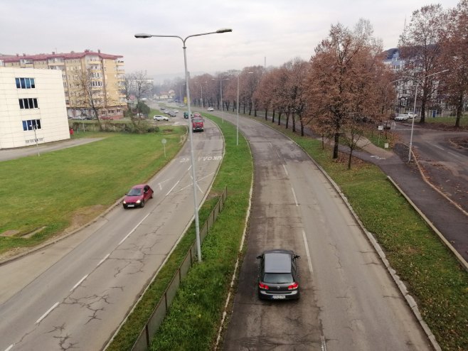 Odroni i magla otežavaju vožnju, obustave zbog minerskih radova i klizišta