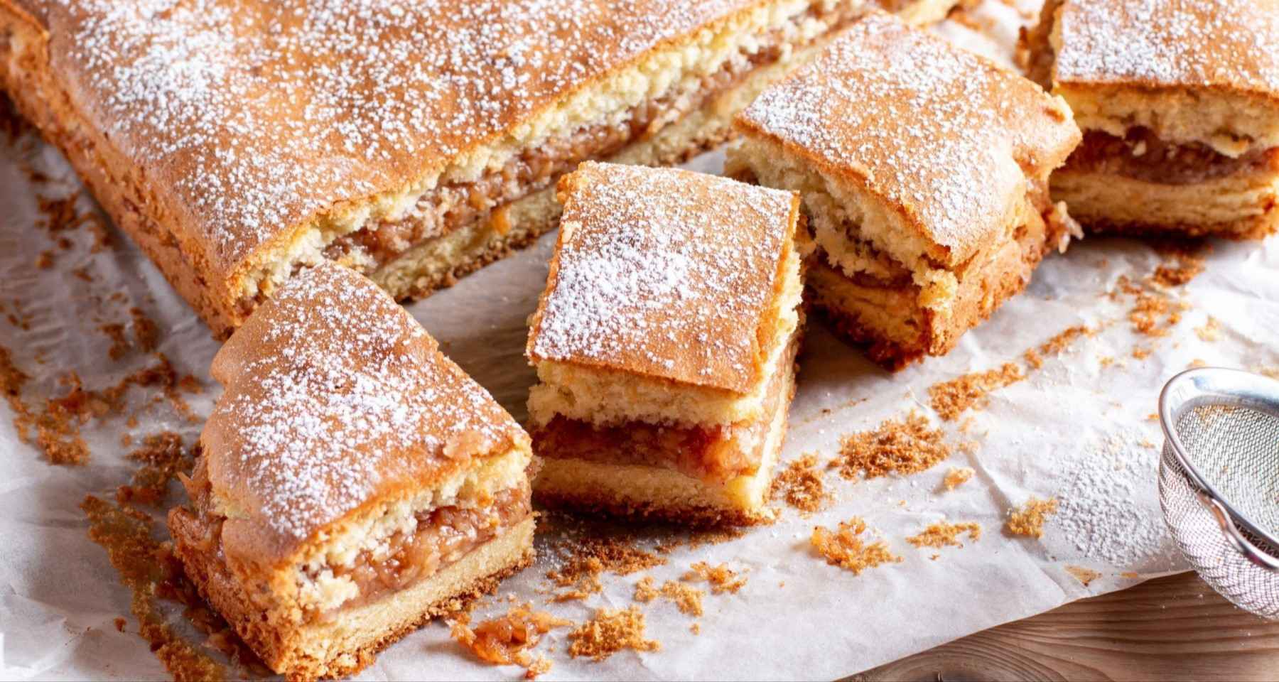 Lijena pita od jabuka na čašu: Starinski recept bez vage koji uvijek uspijeva