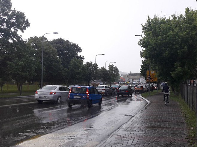 Aktuelno stanje na putevima: Prohodnost dobra uz oprez zbog radova i odrona
