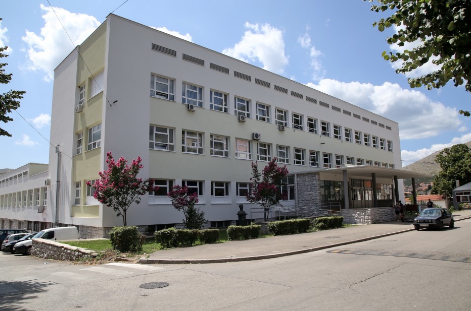 Dojava o bombi u Centru srednjih škola Trebinje, u toku evakuacija