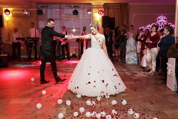 Pjesme za prvi ples koje mladenci najradije biraju