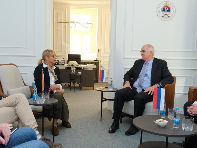 Dijalog i institucionalna saradnja u fokusu razgovora Trišić Babić i Holcapla