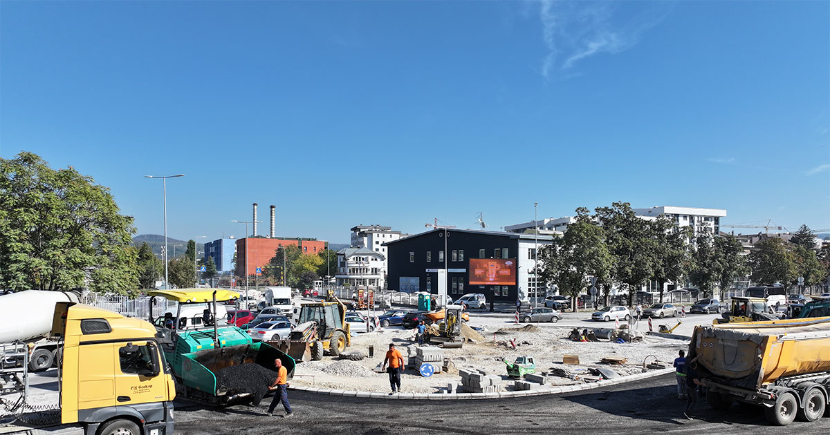 Krenulo asfaltiranje kružnog toka kod „Audi servisa“ u Banjaluci