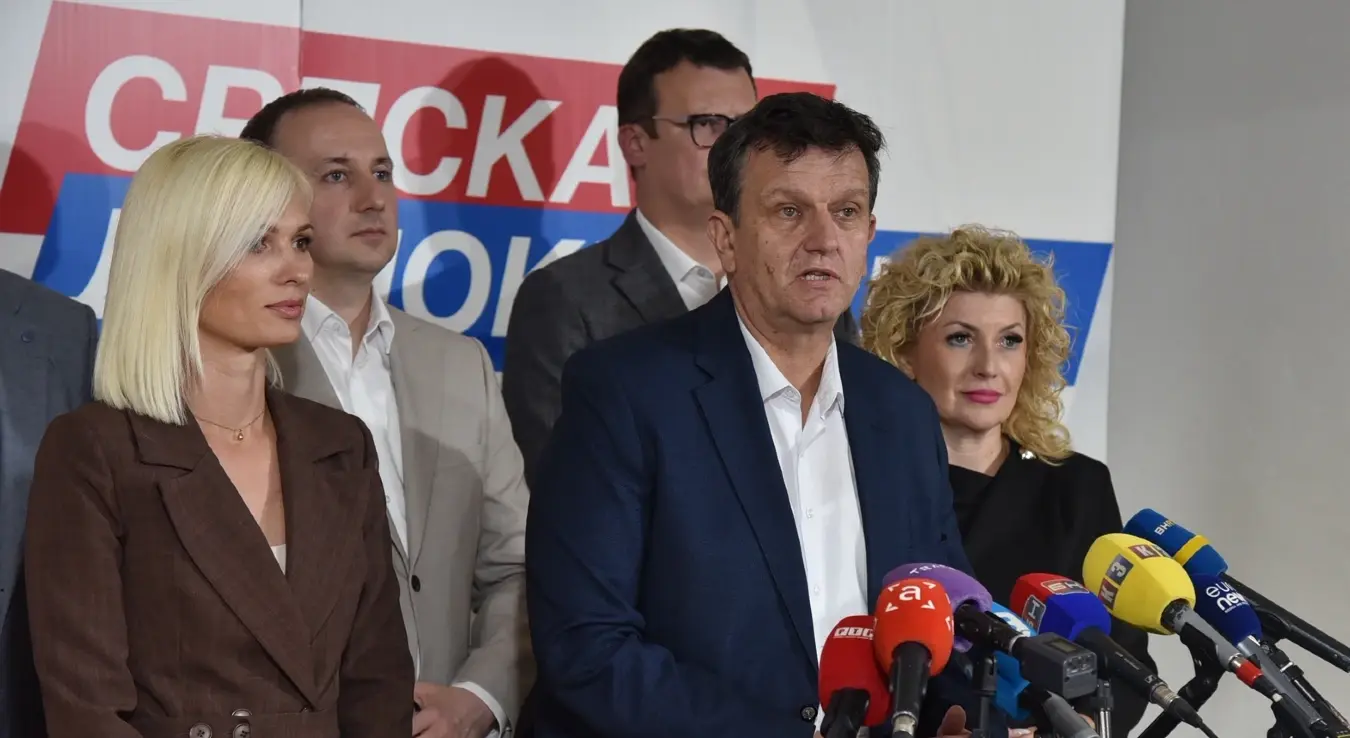 Novi sukob u SDS-u: Bijeljinski odbor traži odgovore od Blanuše