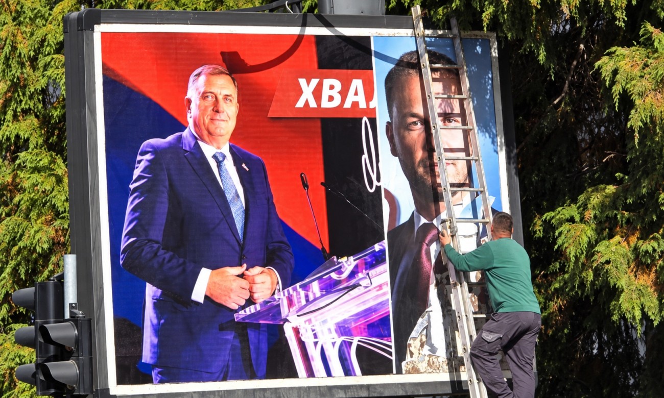 Zamjena plakata u Kotor Varošu oslikava izborni rasplet