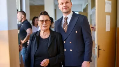 Draško Stanivuković sa bakom Gospom izašao na glasanje