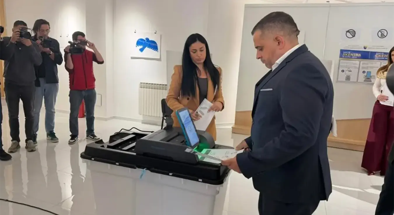 Miroslav Bojić glasao na biračkom mjestu u Laktašima