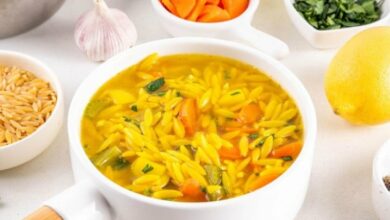 Kako se pravi bogata pileća supa sa orzo tjesteninom
