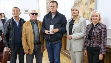 Međunarodni dan bijelog štapa obilježen u Banjaluci: Uručena pomagala u Gradskoj upravi